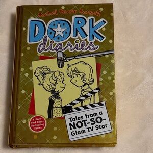 #7 Dork Diaries: Tales From a Not-So-Glam TV Star - Gold Cover